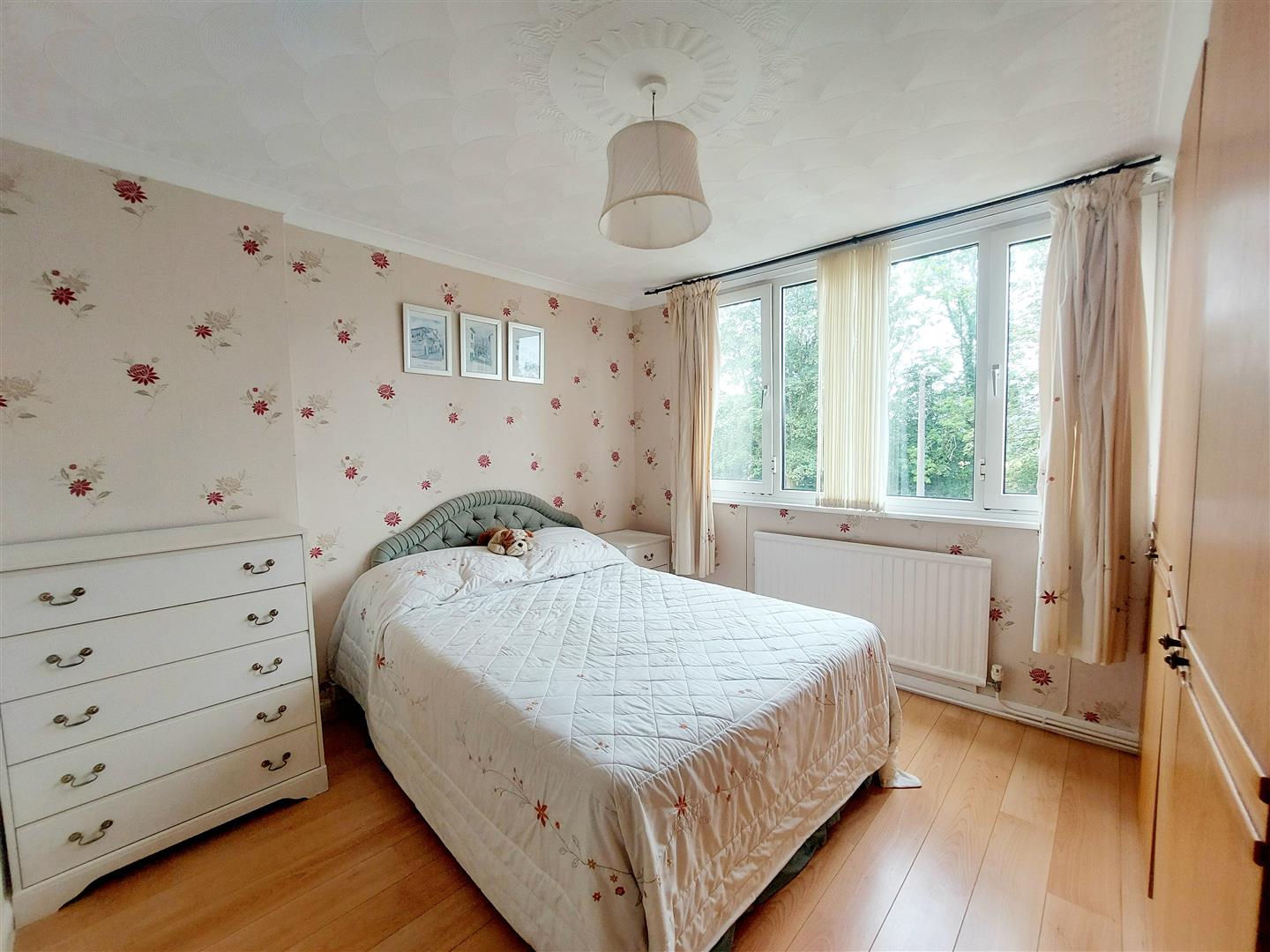 Woodfield Avenue, Pontlliw, Swansea, SA4 9EQ